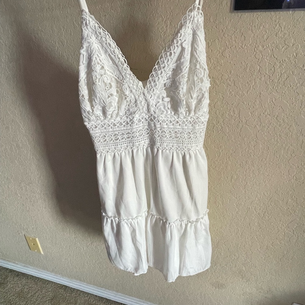 Chic White Lace Chemise